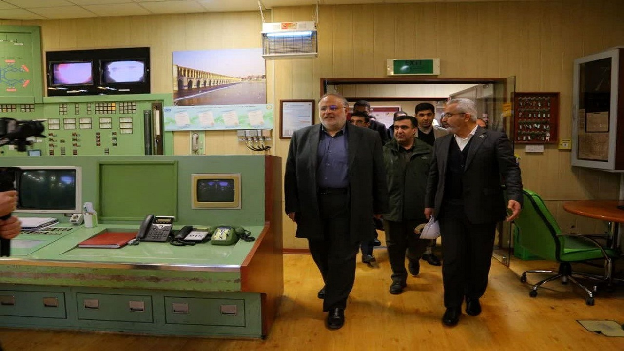 بازدید معاون رئیس جمهور از نیروگاه شهید رجایی