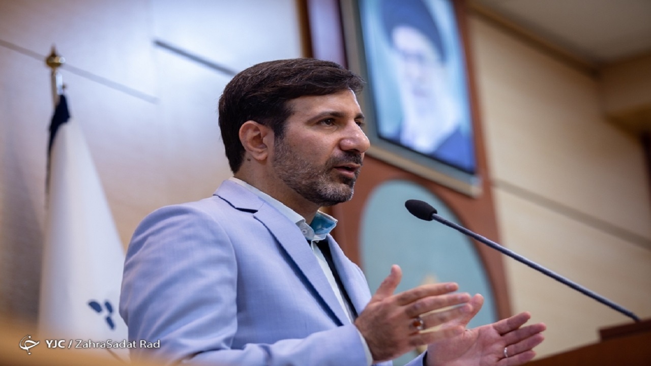 آموزش رایگان برای تمامی دانش آموزان فراهم است