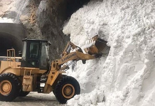 محاصره ۴۶۲ روستای الیگودرز در برف/ جدال ۱۰۰ ساعته روستا&zwnj;های صعب&zwnj;العبور با برف