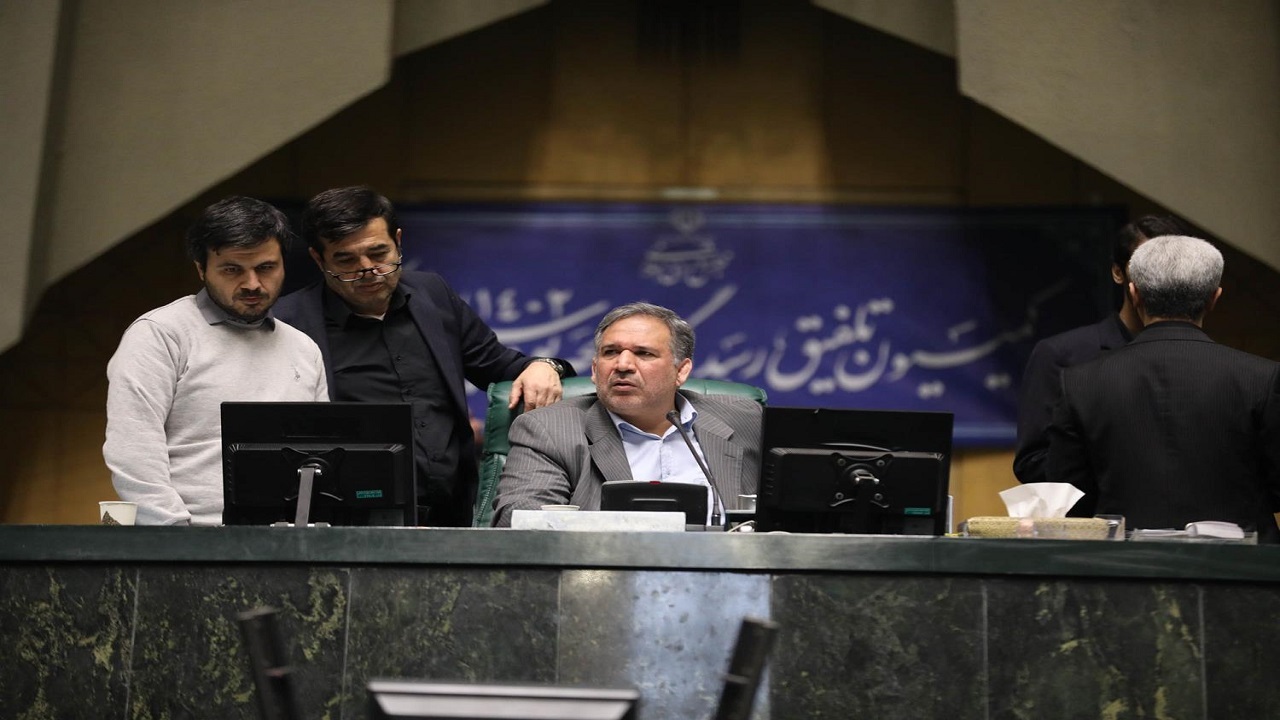 تمام تبصره‌های سند دخل و خرج دولت مورد تطبیق قرار گرفت
