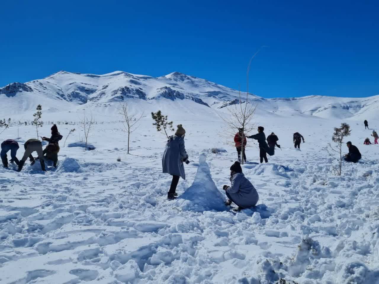 برگزاری جشنواره ای از جنس برف در روستای حسن رباط + تصاویر