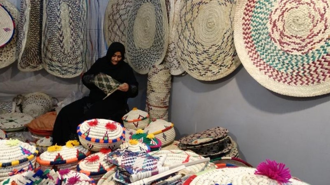 نمایشگاه صنایع دستی پذیرای شهروندان آبادانی
