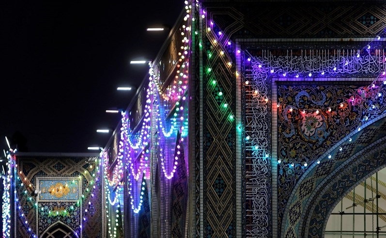 صحن و سرای رضوی در مبعث خاتم الانبیا(ص) رنگ و بوی عید گرفته است