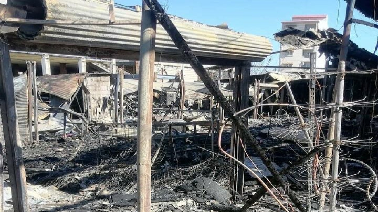 ۳۸ باب مغازه در بازار بندر انزلی طعمه حریق شد