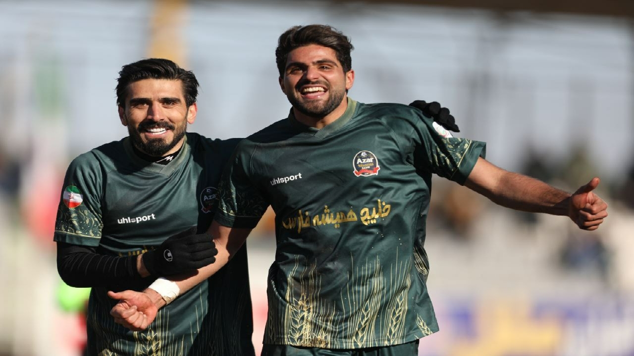 شمس آذر پاس همدان را گلباران کرد