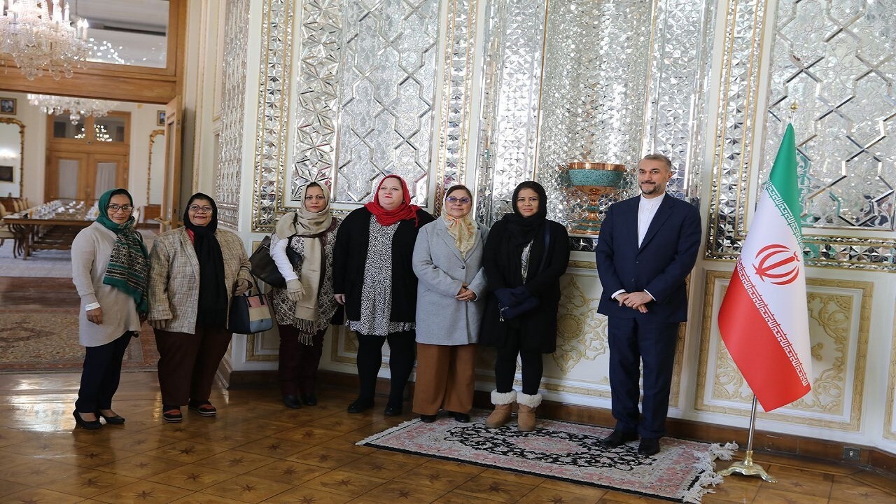 دیدار یک هیات ۶ نفره بانوان از نیکاراگوئه با وزیر امور خارجه