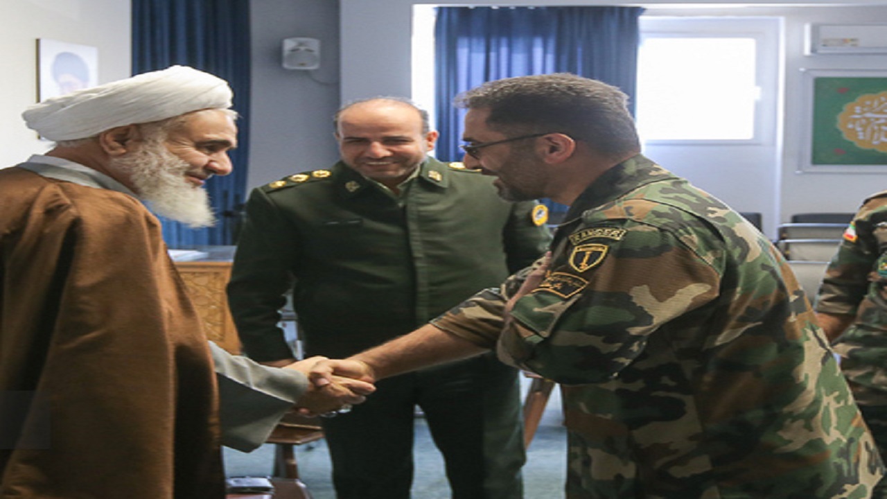 قدردانی امام جمعه قزوین از جنگلبان نمونۀ استان قزوین