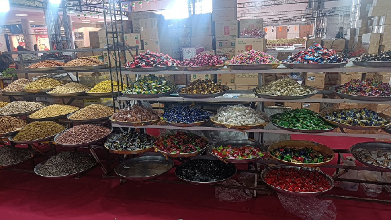 نمایشگاه شیرینی و شکلات در همدان تا ۲ اسفند ادامه دارد
