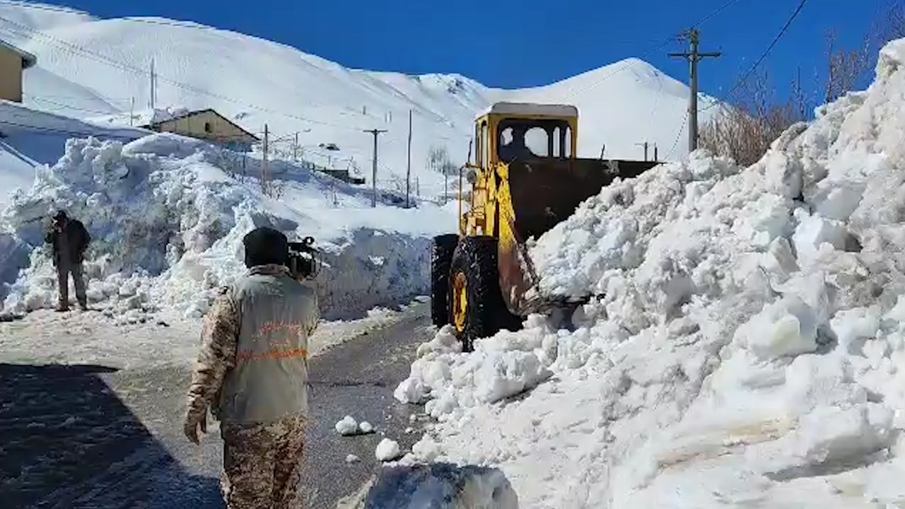 امداد رسانی سپاه به مردم کوهرنگ و فریدونشهر