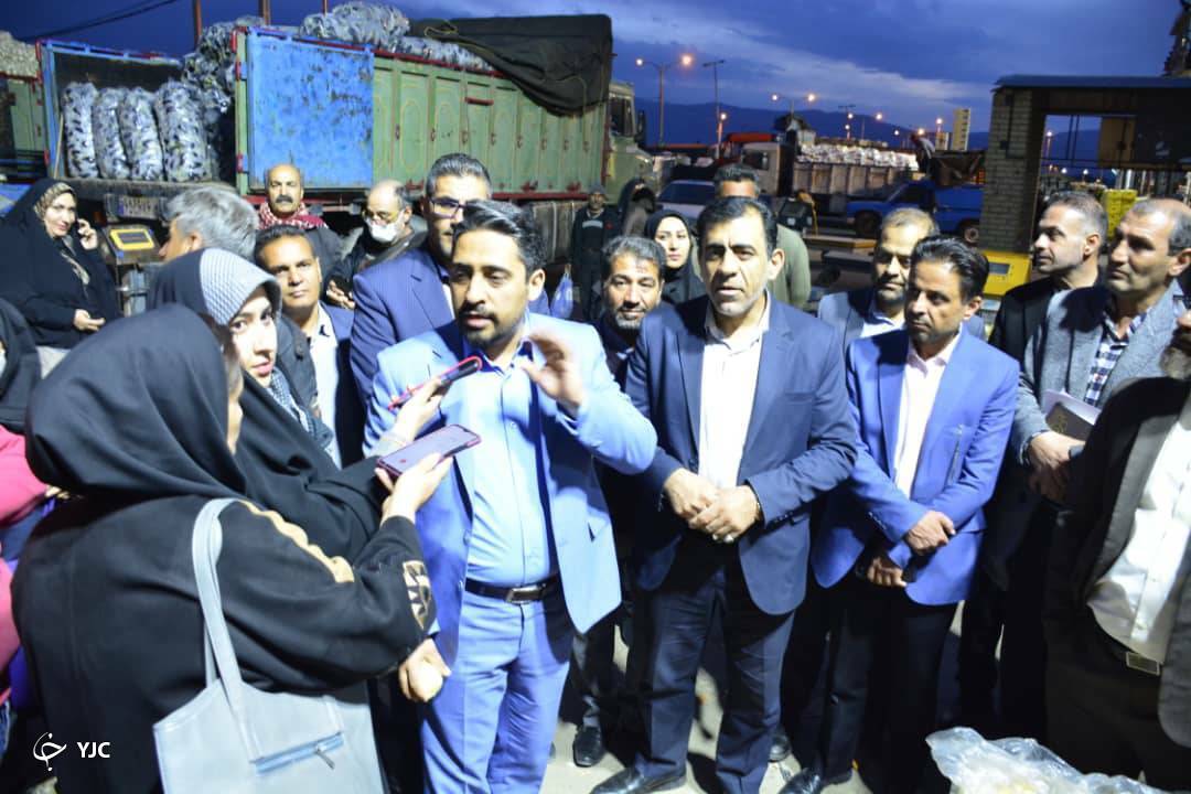 رقابت قیمت پیاز در شیراز با دلار رقابت قیمت پیاز در شیراز با دلار