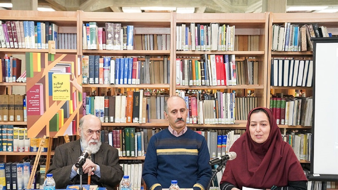 هر خانواده باید به یک کانون پرورش فکری کودکان و نوجوانان تبدیل شود