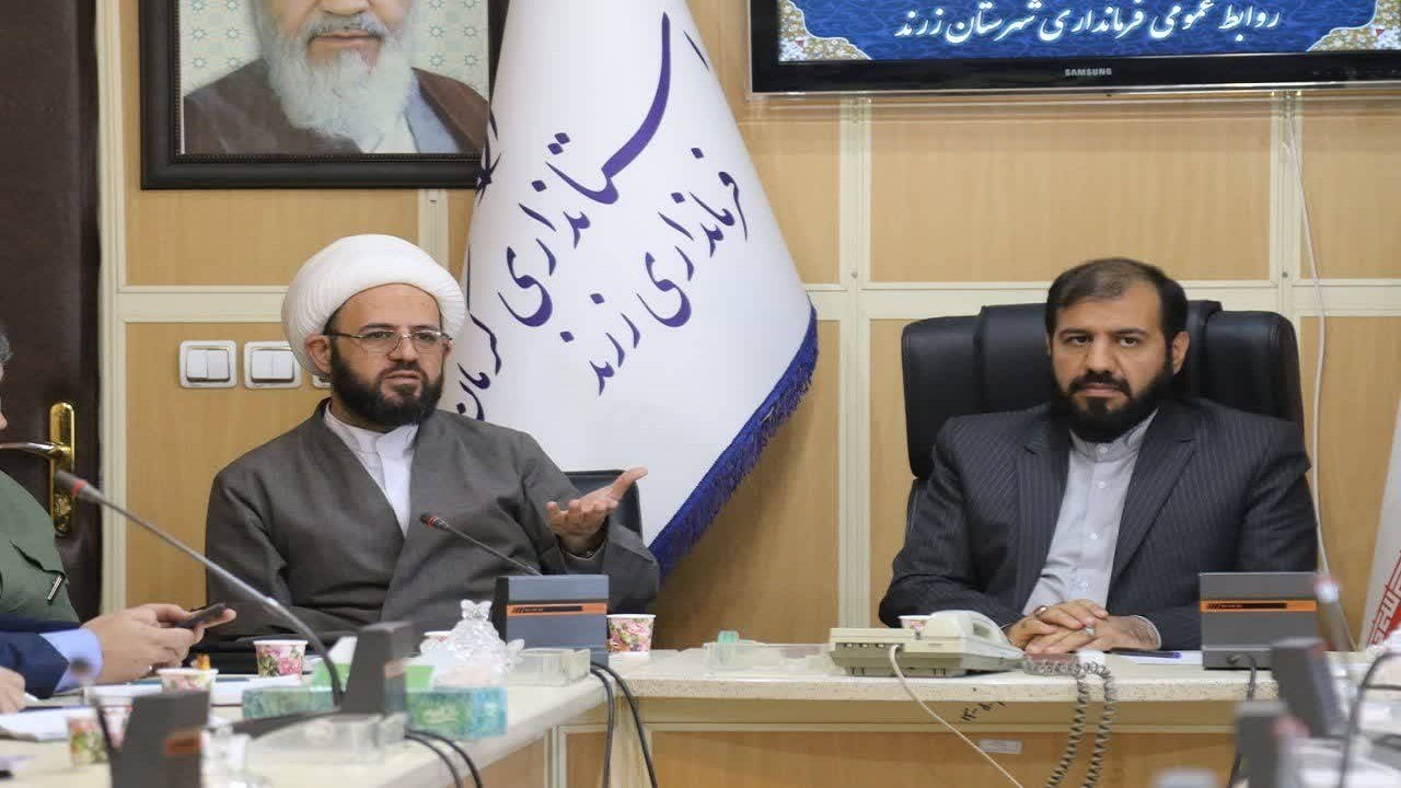 در مراسم هایی دهه فجر مراقب ابتذال فرهنگی باشیم