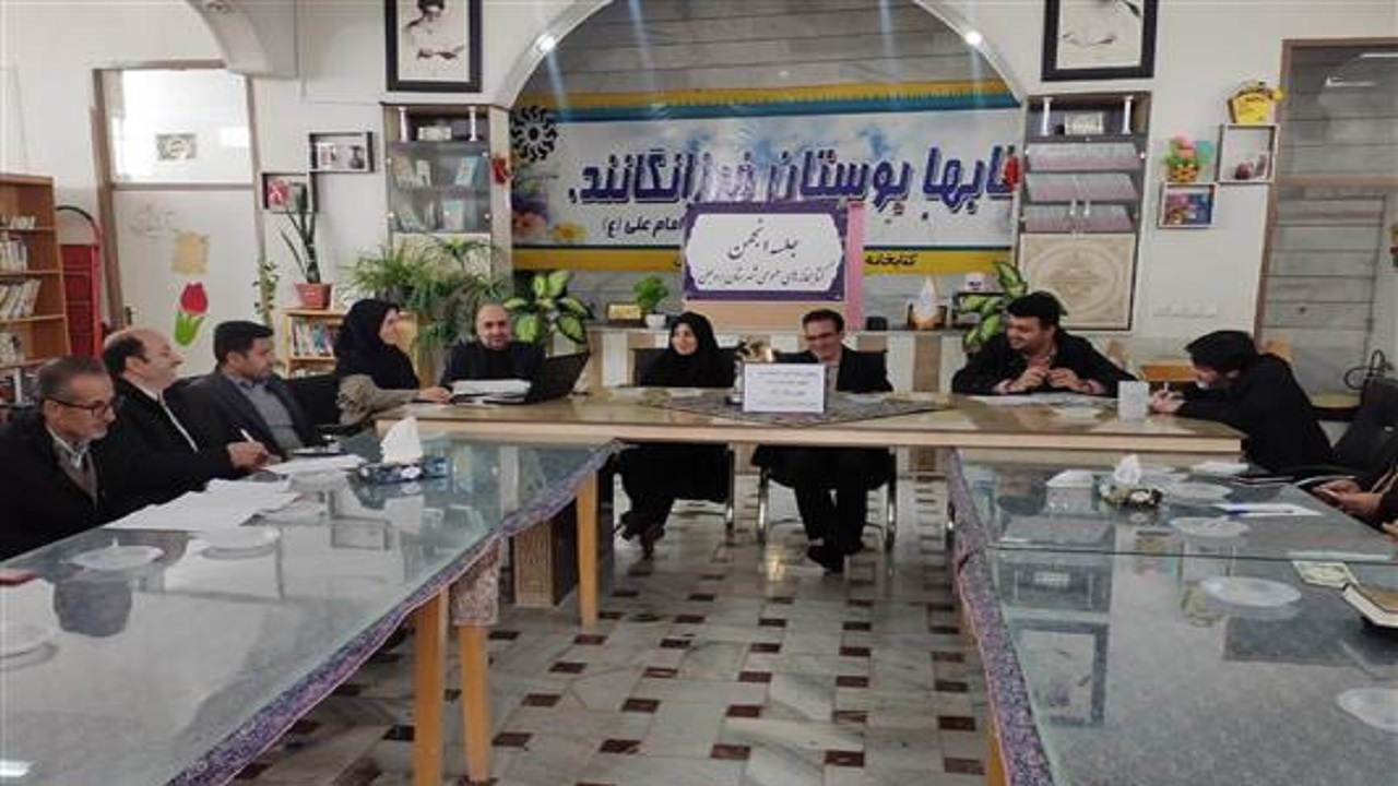کتابخانه‌های عمومی زیربنای بخش فرهنگ در جامعه هستند