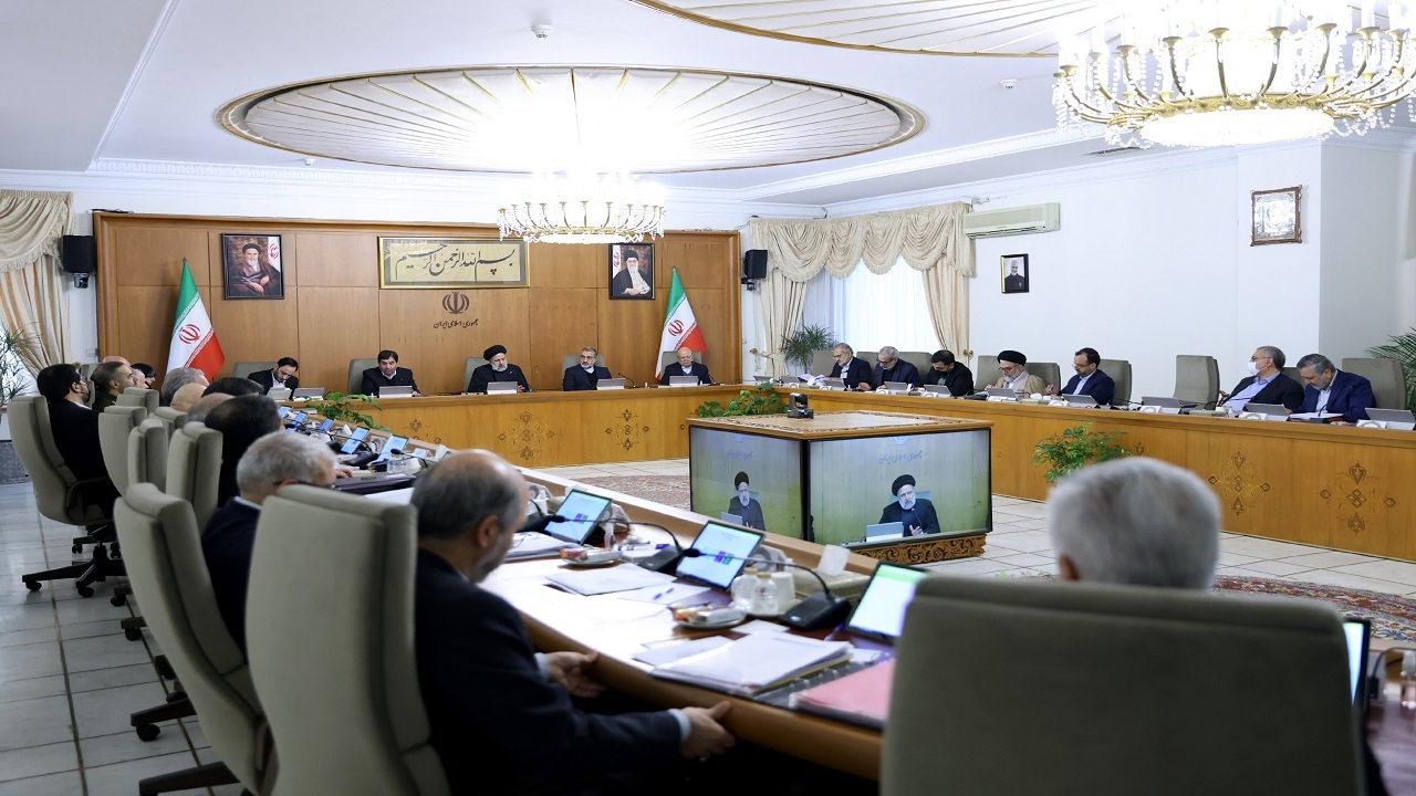 دستگاه‌های اجرایی برای مدیریت بازار ارز به بانک مرکزی کمک کنند