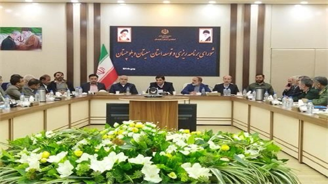 ساخت پنج هزارمزرعه خورشیدی و احداث ۷۱ جایگاه سوخت درسیستان و بلوچستان