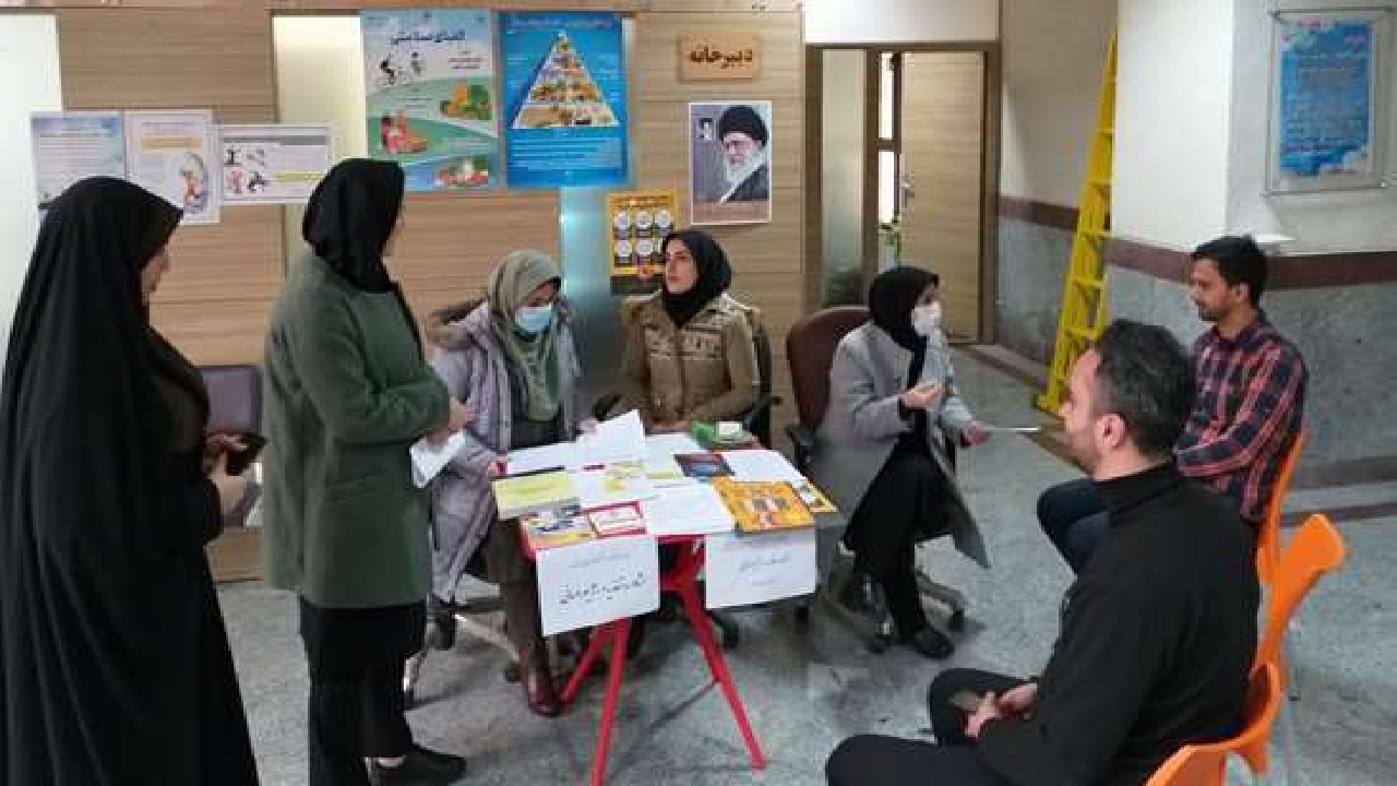 برپایی ایستگاه مشاوره تغذیه سالم در رشت