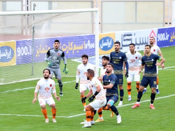فولاد- پرسپولیس؛شاگردان نکونام به دنبال قطع نوار برد سرخپوشان/ گل گهر- مس رفسنجان؛ تقابل ژنرال با ربیعی در دربی کرمان