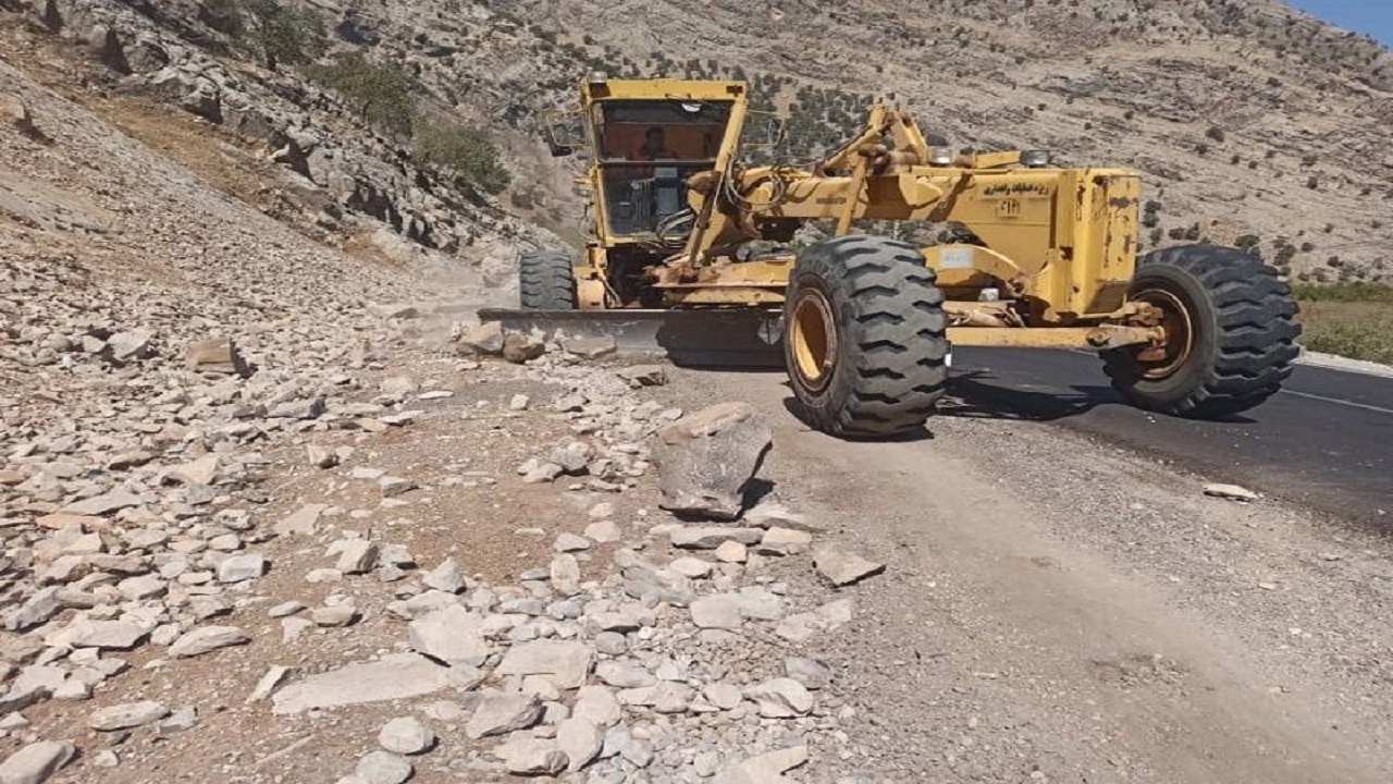 انجام شانه سازی در راه‌های اصلی،فرعی و روستایی جنوب سیستان و بلوچستان