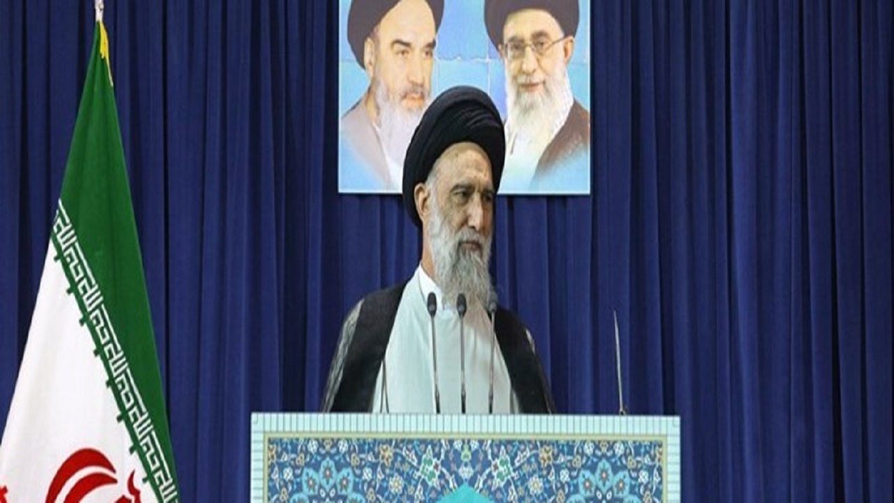 سپاه در مقابل زیاده‌خواهی مستکبران ایستاده است
