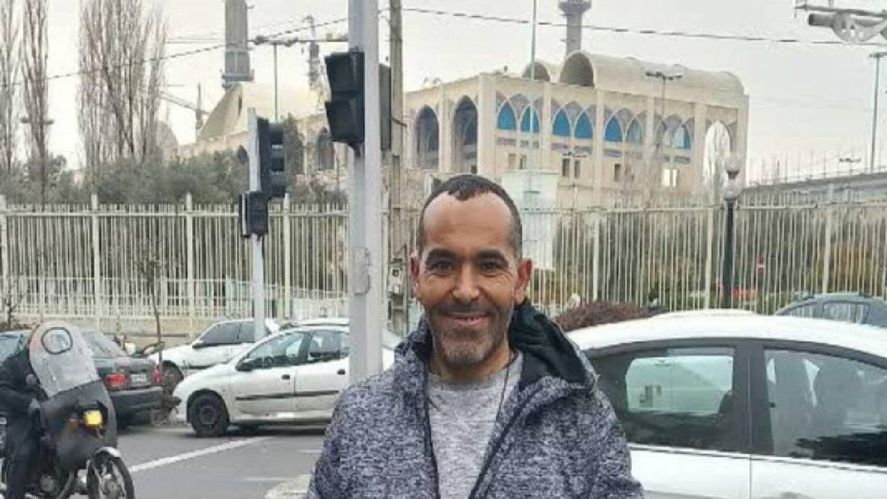 اقامه نماز جمعه کارگردان خارجی چهل و یکمین جشنواره تئاتر فجر