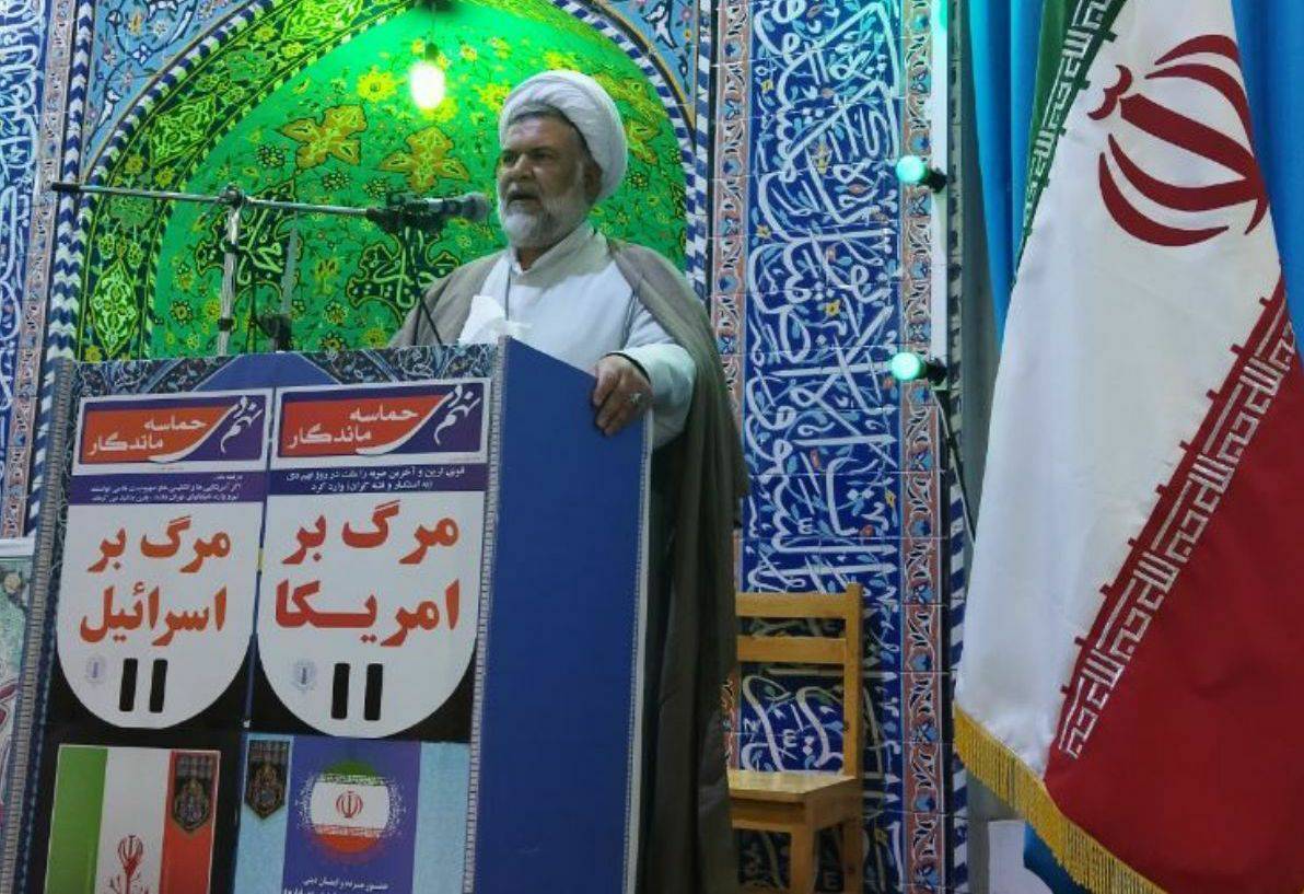 ملت ایران همچنان با اقتدار و هوشیار در برابر دشمنان ایستاده است