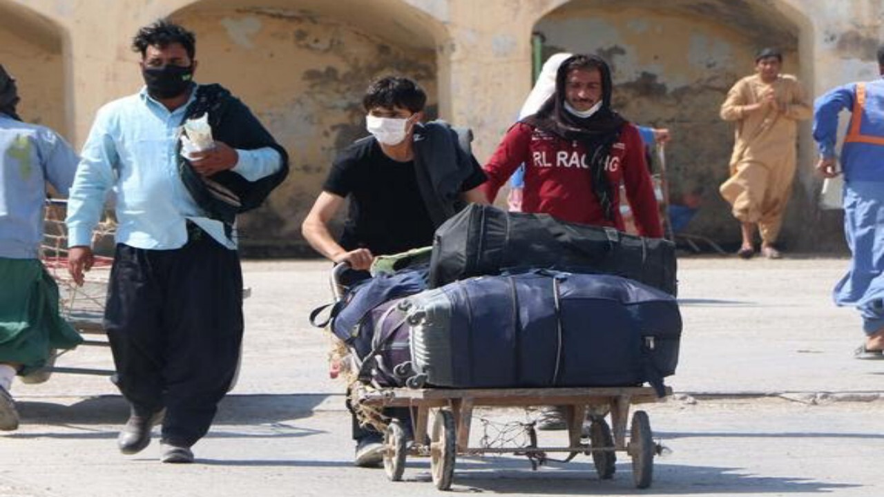 بازگشت بیش از ۷۲۷ هزار مهاجر افغانستانی از ایران و پاکستان