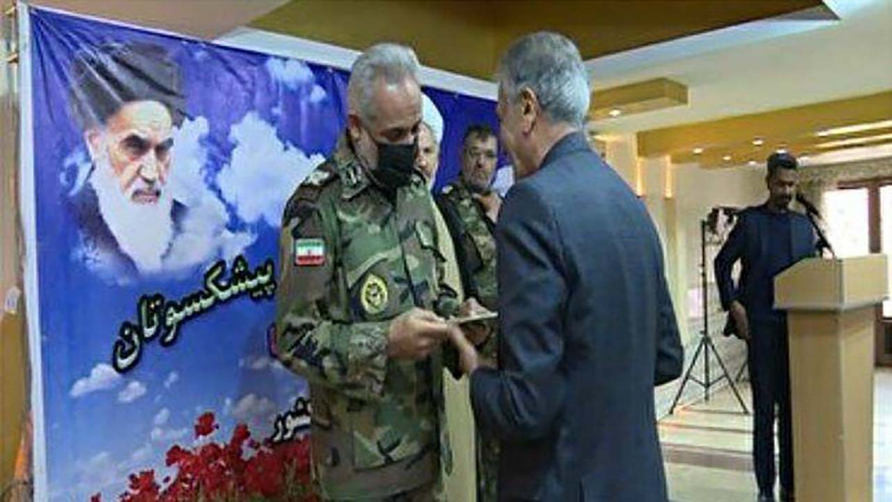 از پیشکسوتان و بازنشستگان ارتش در کرمان تجلیل شد