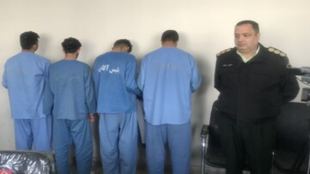 باند گوشی‌قاپی در مشهد به دام افتاد