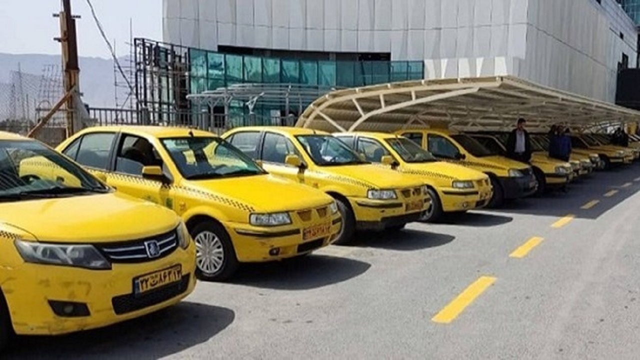 حیاط مدارس سنندج در زمان بارش به عنوان پارکینگ استفاده می شود
