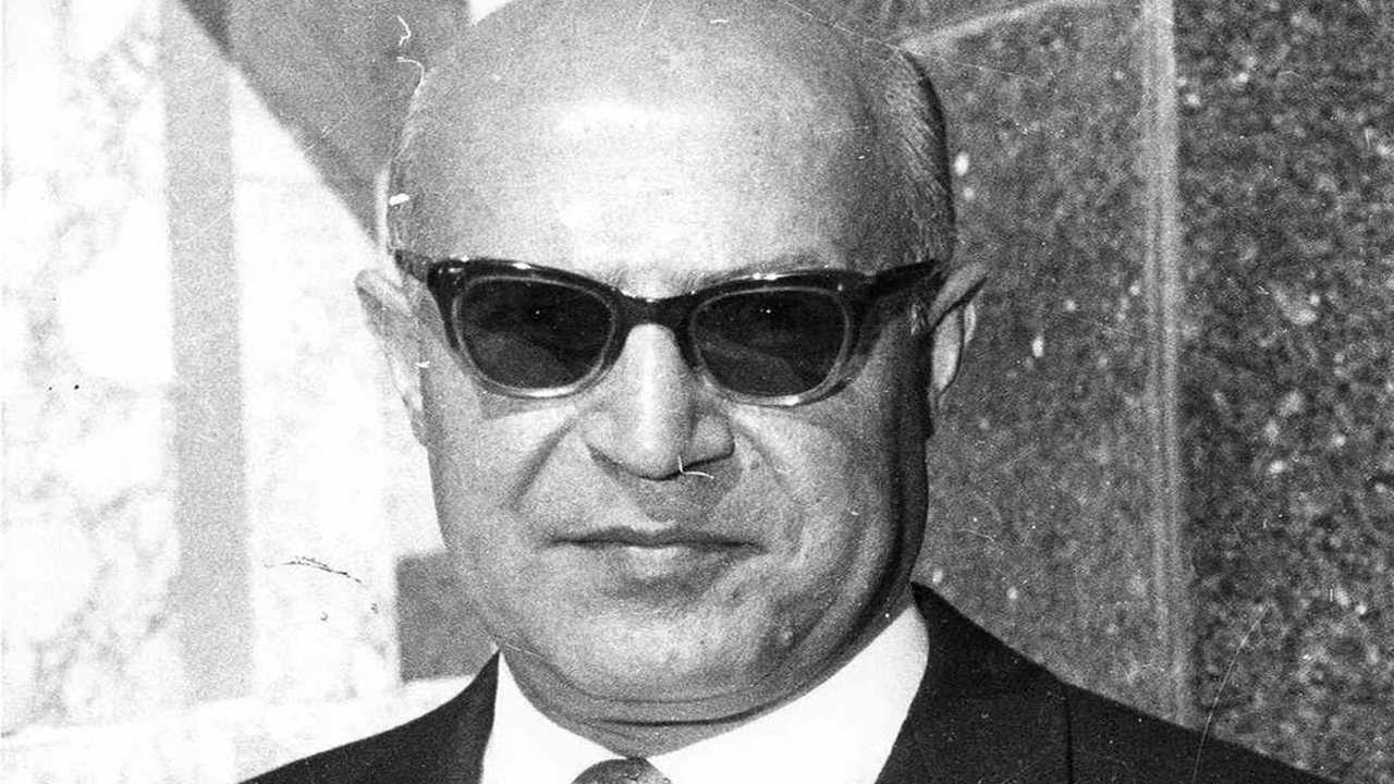 رشوه‌بگیر مشهور به ۵ درصدی که بود؟