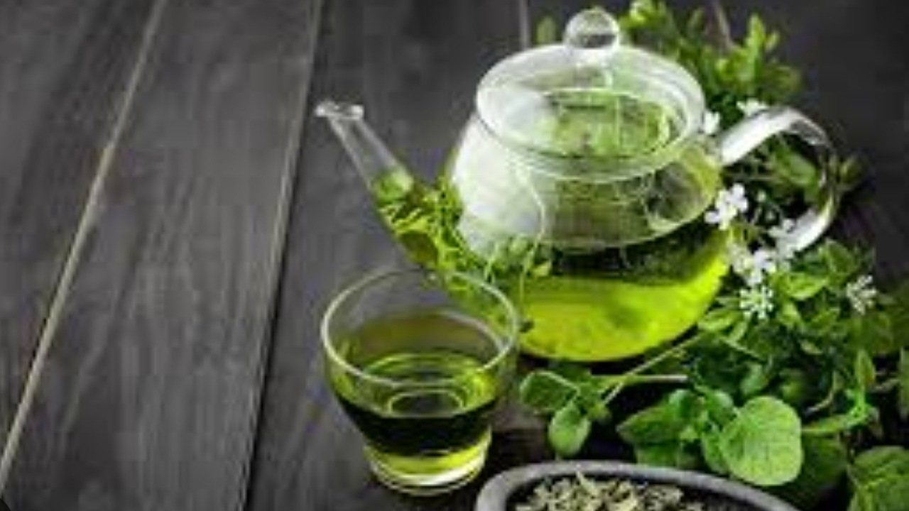 چه زمانی نوشیدن چای سبز ممنوع است؟