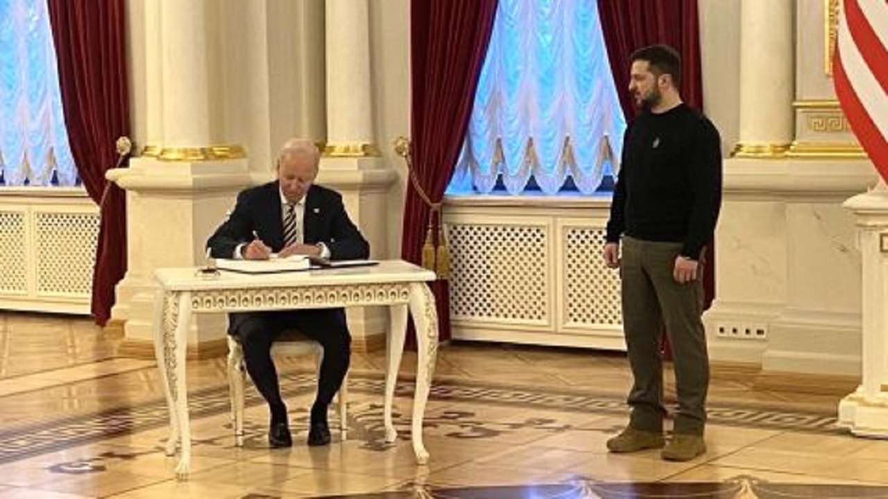 بایدن: اوکراین هزینه‌ی بالایی برای جنگ پرداخت کرد