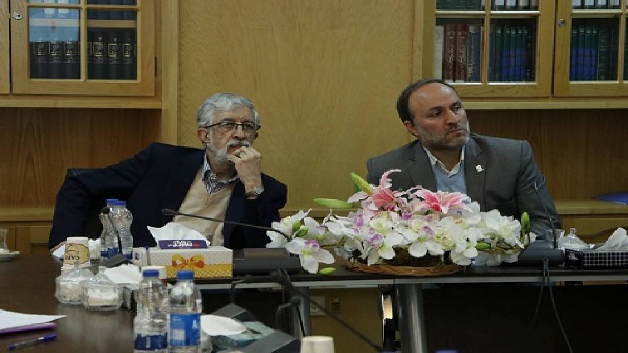 لزوم هم‌افزایی بیشتر برای آموزش و گسترش زبان فارسی در جهان