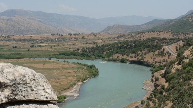 فیلمی از کانال انتقال آب به دریاچه ارومیه