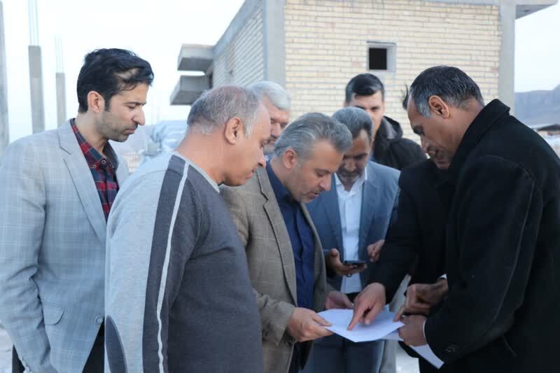 بررسی مشکلات ۱۷ واحد صنعتی نی ریز / راه‌اندازی خوشه سنگ