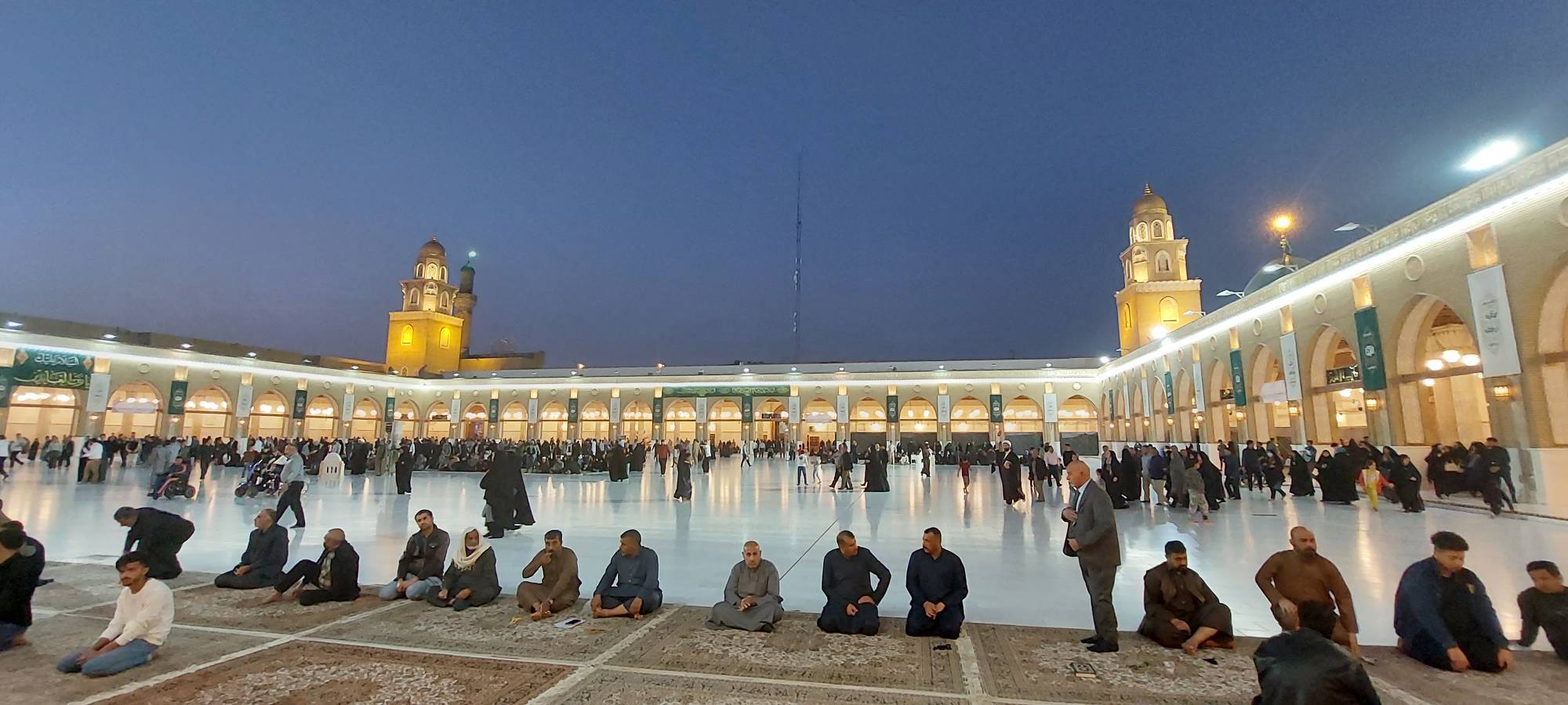 صحن مسجد کوفه