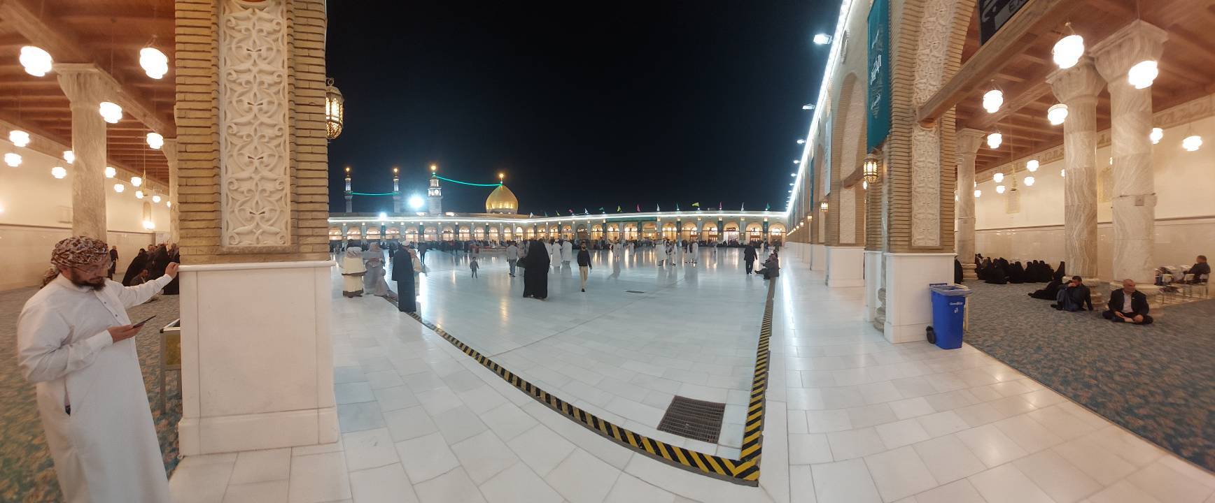 حیاط مسجد کوفه