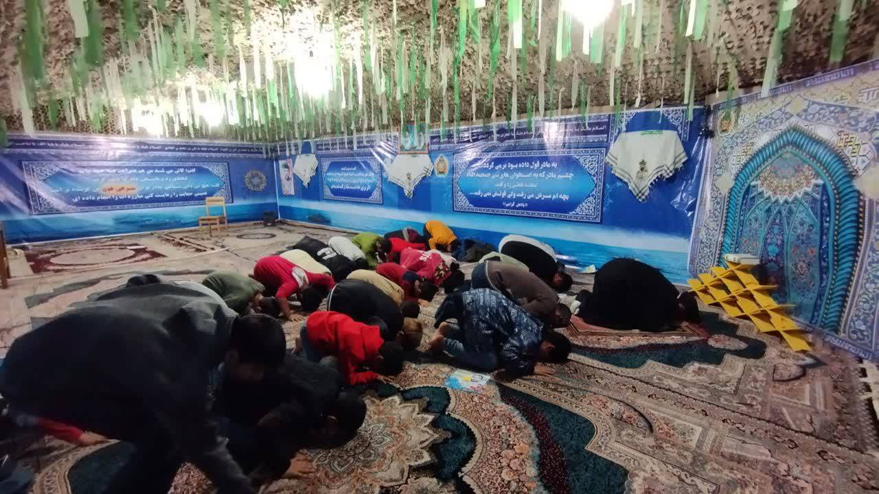 نماز جماعت نوجوانان