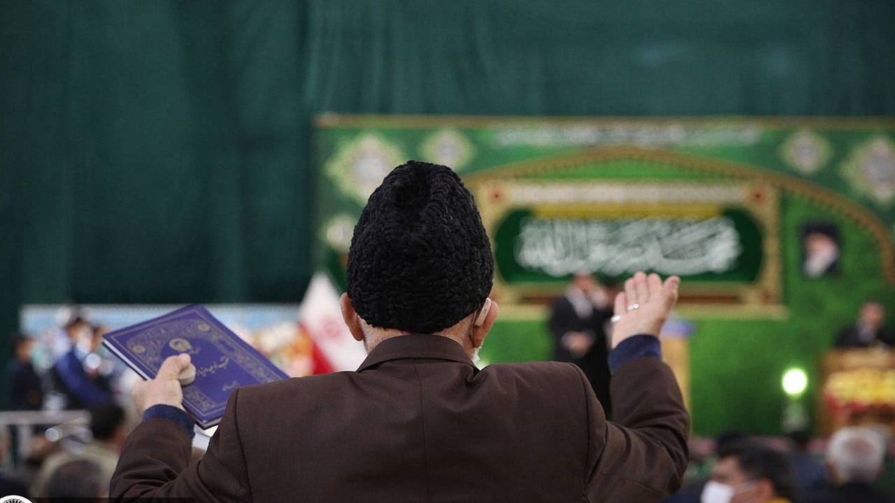 برگزاری محفل نورانی مناجات شعبانیه در حرم مطهر رضوی