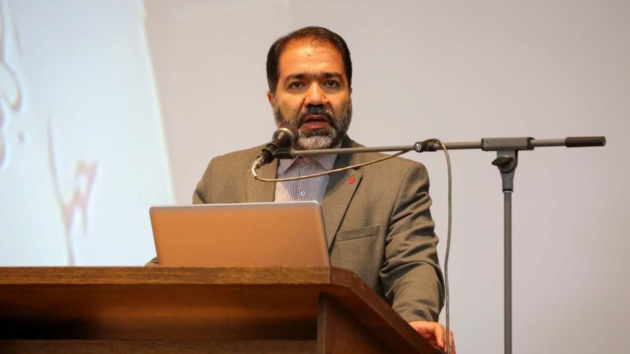 مدیران برای ترویج فرهنگ نماز، برنامه عملیاتی داشته باشند