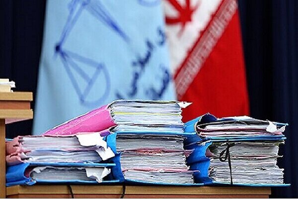 ارجاع پر‌ونده‌های اتهامی صادق زیباکلام و آذر منصوری به دادگاه