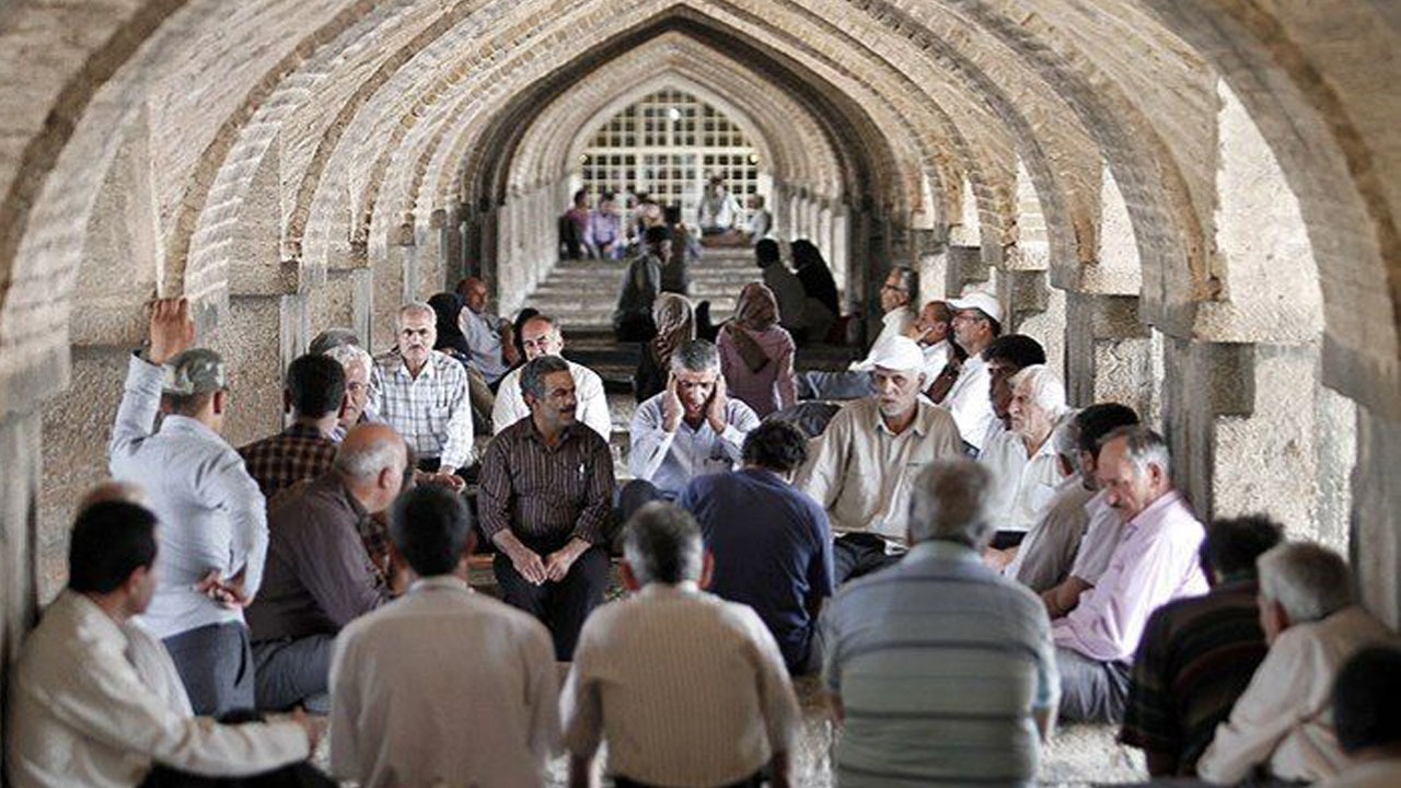 واکنش ضرغامی به آواز خواندن زیرپل خواجو
