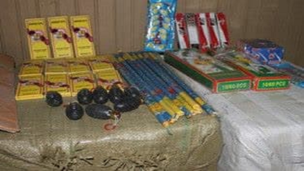 کشف ۳۲ هزار و ۲۸۰ عدد انواع مواد محترقه
