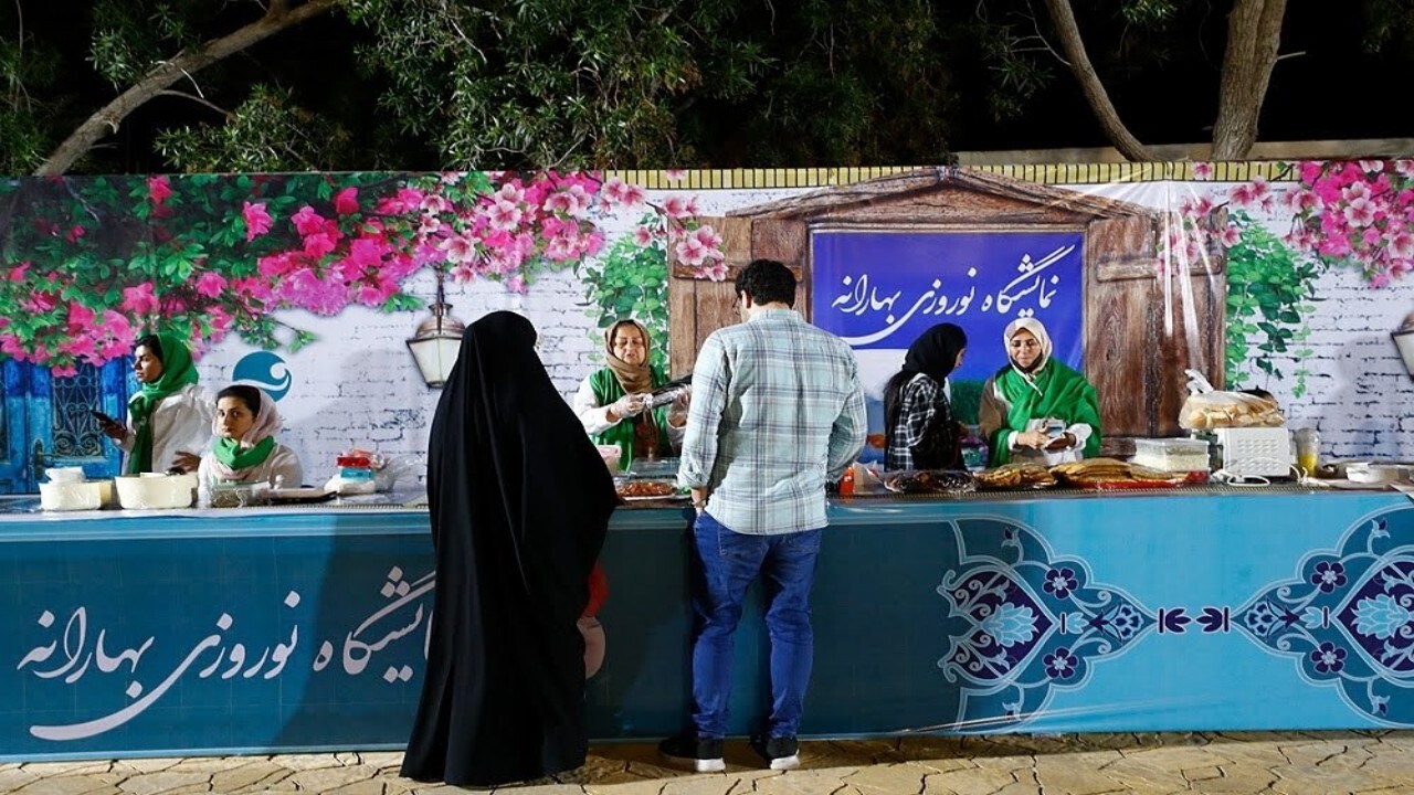 بازارچه بهارانه مهنورا در جزیره کیش برپا شد + فیلم 