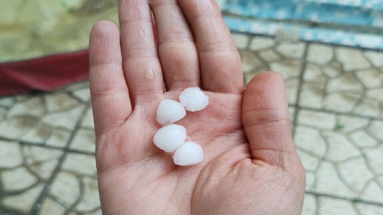 بارش شدید تگرگ در سرباز سیستان و بلوچستان