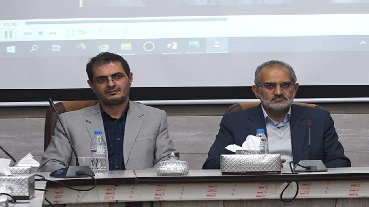 اساتید و دانشگاهیان نقش مهمی در روشنگری جامعه دارند