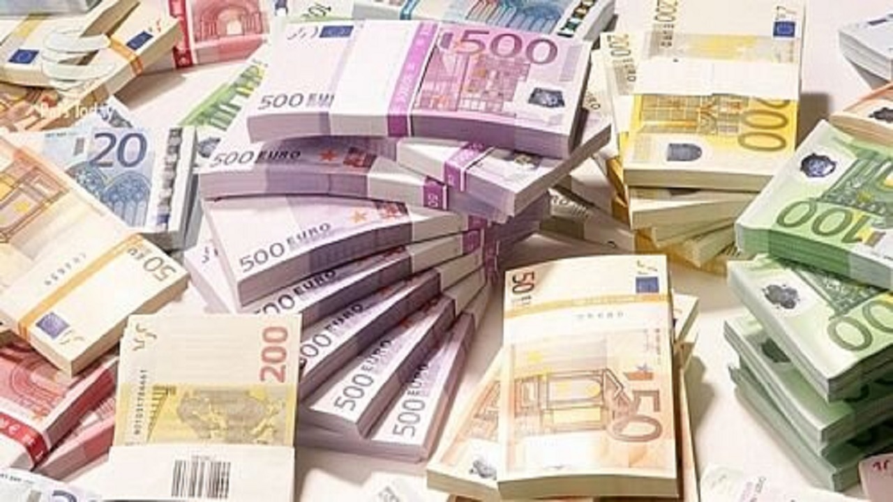 مجلس برای کاهش التهابات نرخ ارز شناور را در نظر گرفت