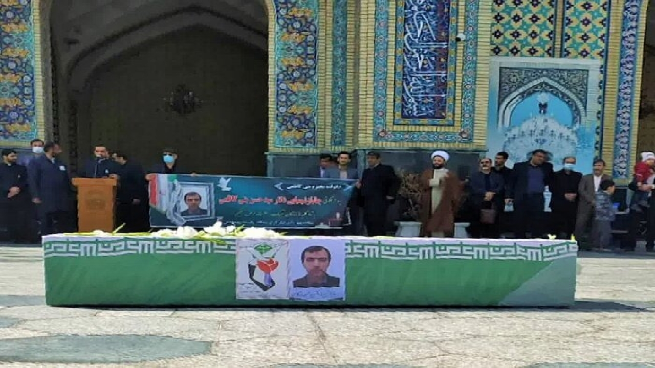 تشییع پیکر یک جانباز شیمیایی در مشهد با حضور رئیس بنیاد شهید