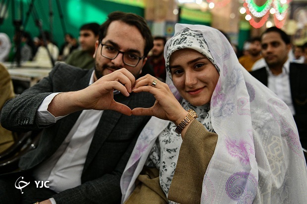 پیوند فیروزه&zwnj;ای ۱۵۰ زوج دانشجو در مسجد مقدس جمکران +تصاویر