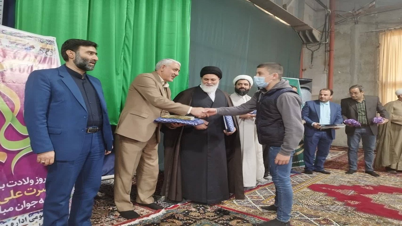 مراسم تجلیل از جوانان نمونه بهارستانی در حوزه‌های مختلف + تصاویر